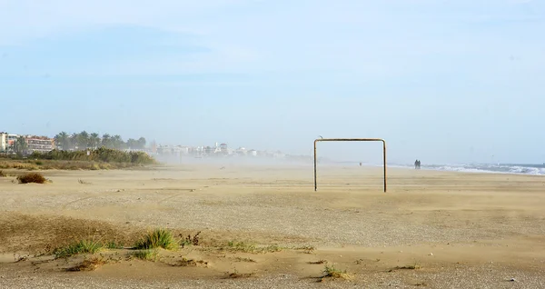 Обзор пляжа с ветряными мельницами в Кейде , — стоковое фото