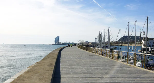 Vista general del rompeolas del puerto de Barcelona — Foto de Stock