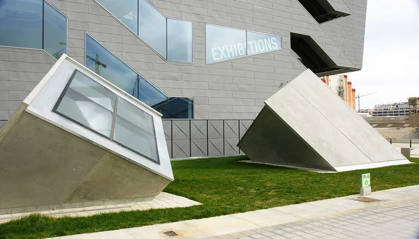 Cubos de concreto e vidro Museu de Design — Fotografia de Stock