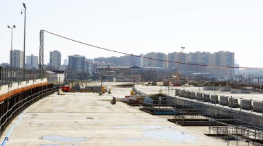yüksek hızlı tren ave çalışır
