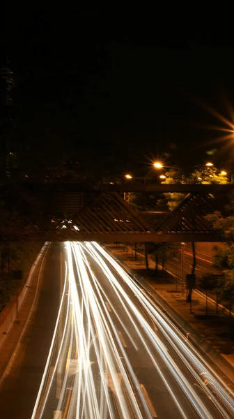 Stèle de lumières dans une route — Photo