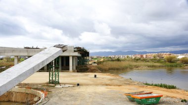 kiriş llobregat Nehri üzerinde bir köprü yapımı için