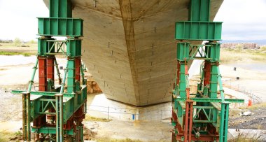 kiriş llobregat Nehri üzerinde bir köprü yapımı için