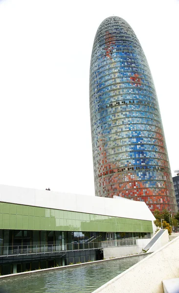 Museum van ontwerp en torre agbar — Stockfoto