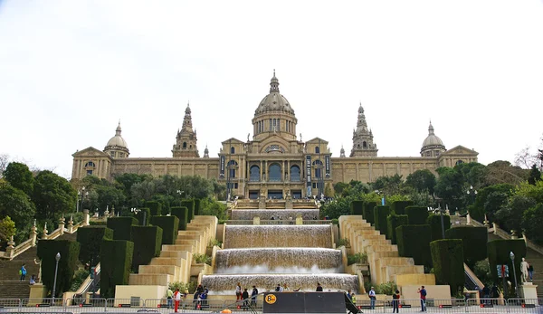 Catalunya národní palác montjuic s vodopády — Stock fotografie