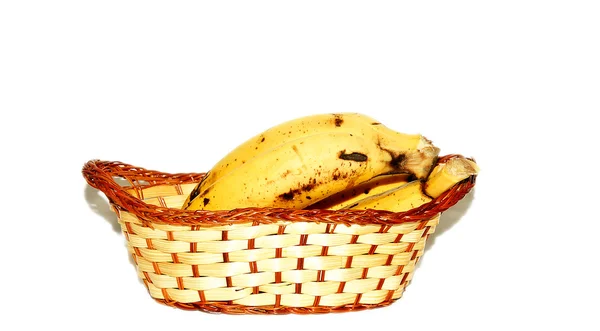 白色背景上的香蕉一篮子 — 图库照片