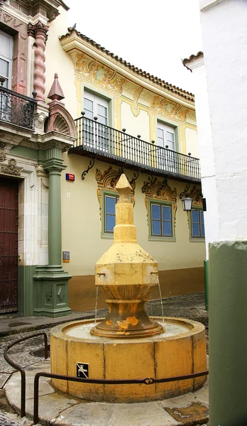 Alley with fountain in the Spanish Village of Barcelona — Stock Photo, Image