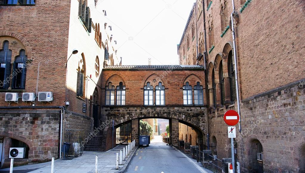 Alley with bridged from complex hospital Sant Pau