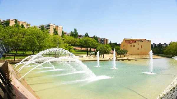 Fountain pond in the gardens of the Plaza de ca N'Enseya — Stock Photo, Image