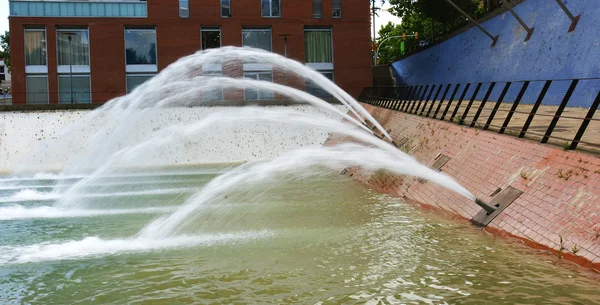 Fountain and pond ornamental NEnseya ca Square — Stock Photo, Image