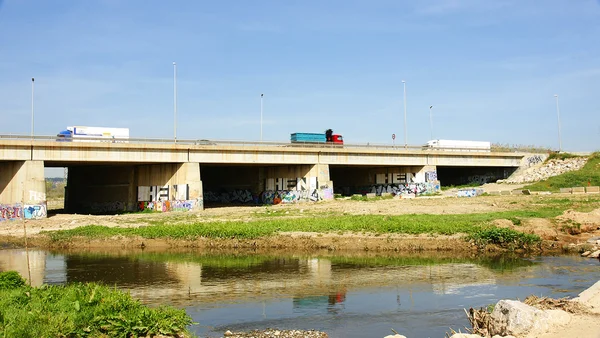 Puente sobre el río Llobregat en el Delta del Llobregat —  Fotos de Stock