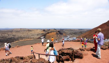 Timanfaya Ulusal Parkı 'nın volkanik manzarası