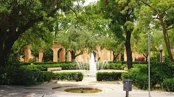 Montjuic Dağı bahçelerde süs kaynak — Stok fotoğraf