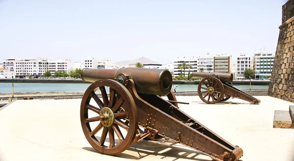 Cañones del Castillo de San Gabriel en Arrecife — Foto de Stock