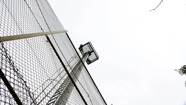 Bescherming hek in het voetbalveld — Stockfoto