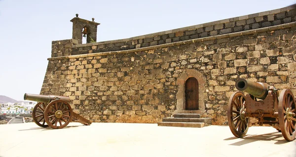 Cañones del Castillo de San Gabriel en Arrecife —  Fotos de Stock