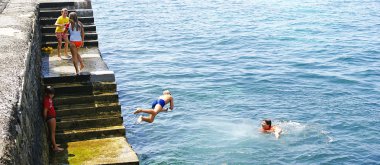 arriate liman Yüzme çocuklar