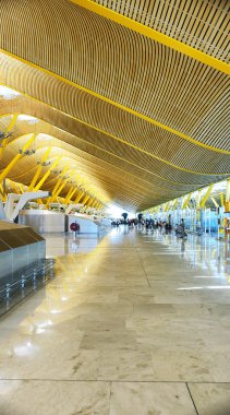 barajas Havaalanı'nda terminal 4 iç