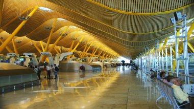 barajas Havaalanı'nda terminal 4 iç