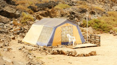 roulotte ve çadır ve arrecife