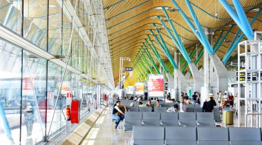 barajas Havaalanı'nda terminal 4 iç