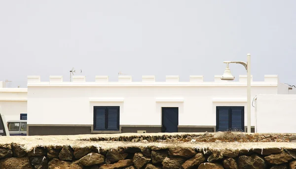 Streets, building facades and church of the island of La Graciosa, — Stock Photo, Image