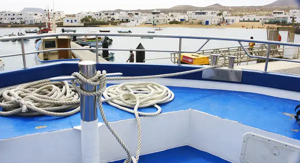 Ferries de Orzola a Isla La Graciosa — Foto de Stock