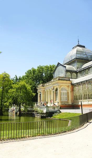 Interior and exterior view of Crystal Palace — Stock Photo, Image