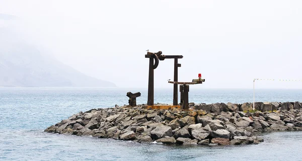 Puerto, barcos, muelles y rompeolas escultura en Isla La Graciosa — Foto de Stock