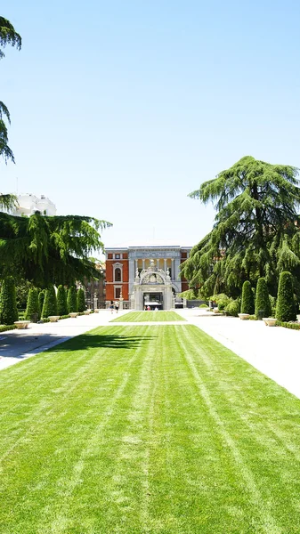 Giardino romantico nel Parco del Retiro — Foto Stock