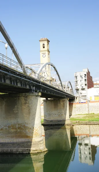 Bridge over the Ebro river passing — Stock Photo, Image