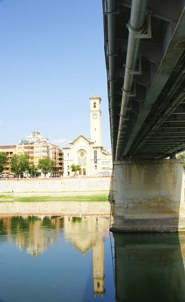 Bridge over the Ebro river passing — Stock Photo, Image