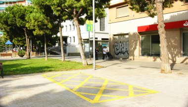 Acil çıkış tüneli