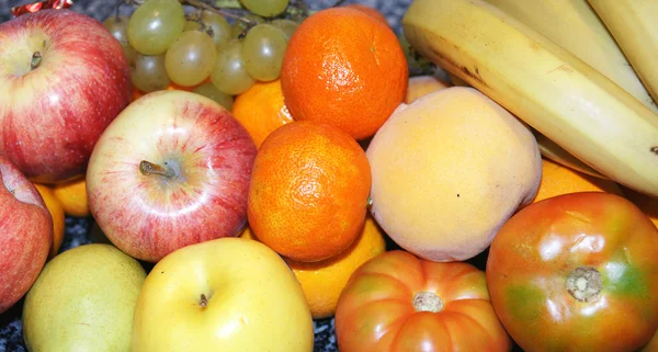 Assorted fruit — Stock Photo, Image