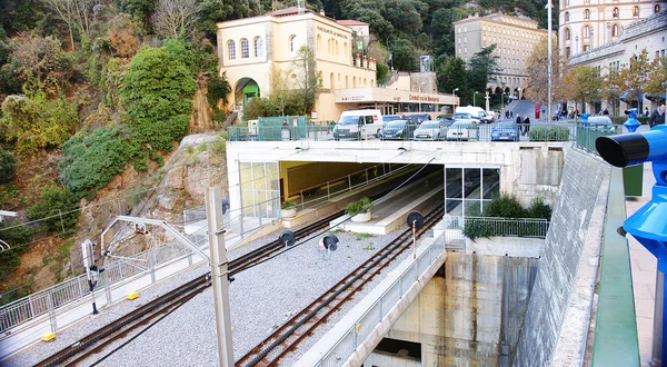 Vista de la estación de cremallera y carriles de Montserrat — Foto de Stock