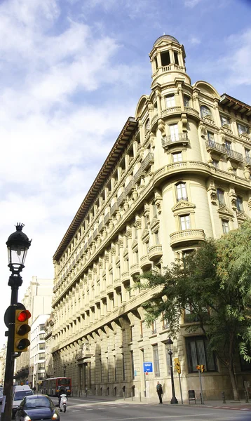 Byggnad i via layetana barcelona — Stockfoto
