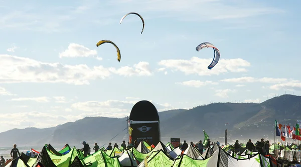 Koncentráció a kite a strandon, a castelldefels — Stock Fotó