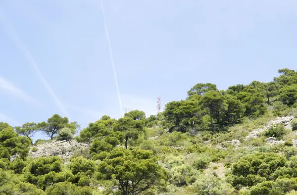 Antenas nas montanhas do Parque Natural Garraf, Barcelona — Fotografia de Stock