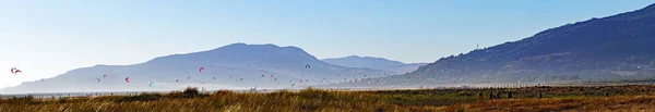 Panorâmica Praia Tarifa Com Kitesurf Pipas Cádiz Espanha Europa — Fotografia de Stock