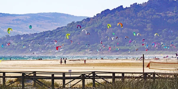 Panorama Plaży Tarifa Latawcami Kitesurfingowymi Kadyks Hiszpania Europa — Zdjęcie stockowe