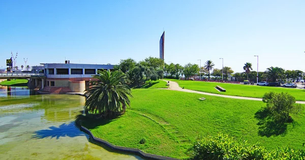 La Nova Icaria, Barcelona, Catalunya, İspanya, Avrupa 'da göletli bahçeler