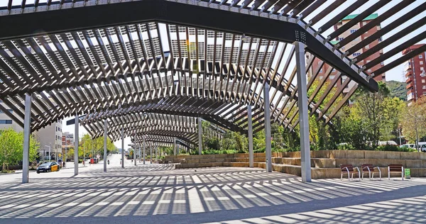 Barcelona, Katalunya, İspanya ve Avrupa 'daki Ronda de Dalt' ın süslemeli ahşap yapısı