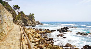 Plaj ve kasaba Lloret de Mar, Girona, Katalunya, İspanya, Avrupa