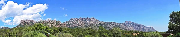 バルセロナ カタルーニャ州 スペイン ヨーロッパのコルバトからのモンセラット山脈の眺め — ストック写真