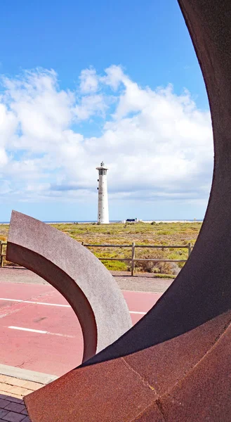 Morro Jable Fyr Och Skulpturer Och Stranden Jandia Fuerteventura Las — Stockfoto