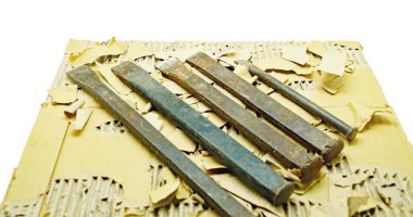 Beyaz arkaplanda DIY için araçlar