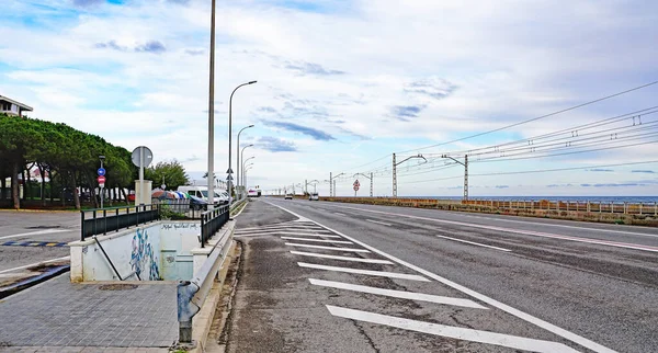 Playa Tren Carretera Premia Mar Barcelona Cataluña España Europa —  Fotos de Stock