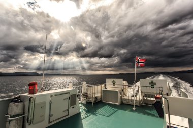 gemi ve Norveç'in sert peyzaj