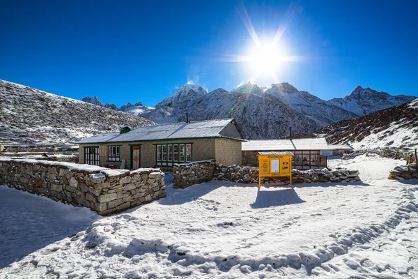 Morgen in Machermo, im Himalaya. Everest Base Camp trek. — Stockfoto