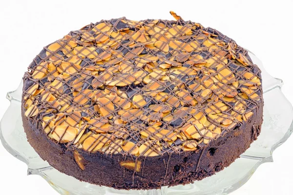 Mandel choklad tårta isolerade. — Stockfoto